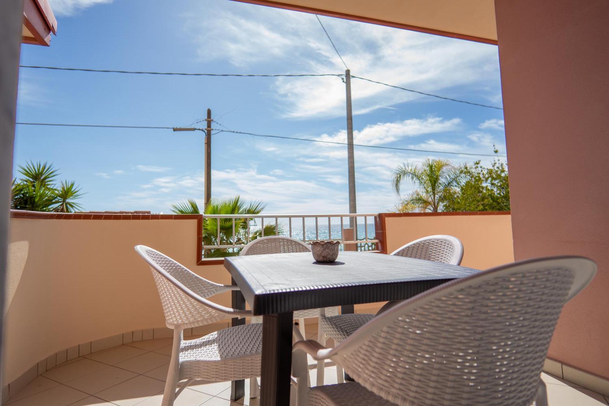 Casa Erika Apartamento Bova Marina Exterior foto