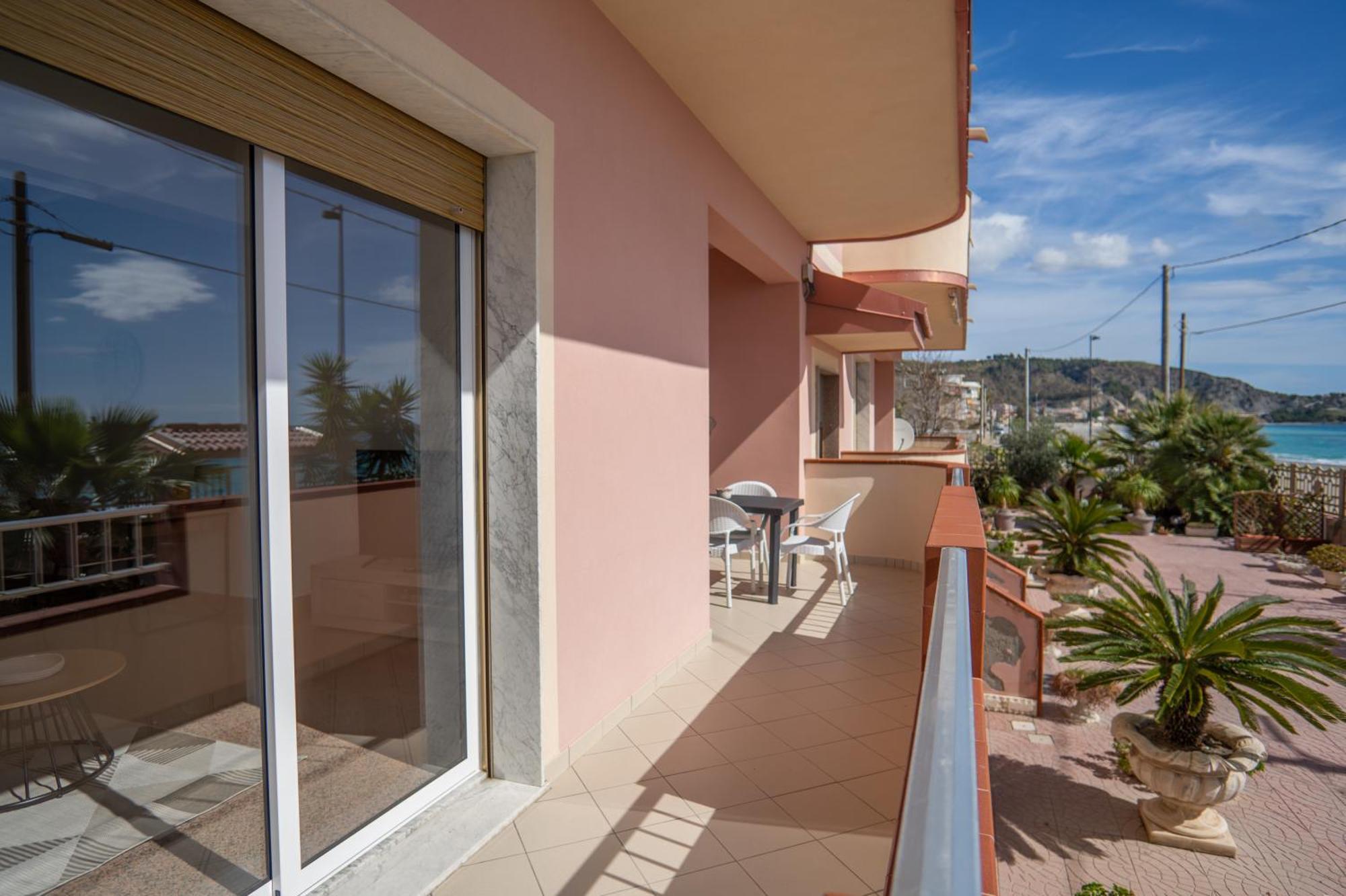 Casa Erika Apartamento Bova Marina Exterior foto